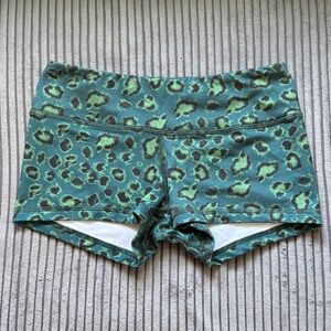 Fleo Green Leopard Athletic Stretch Shorts